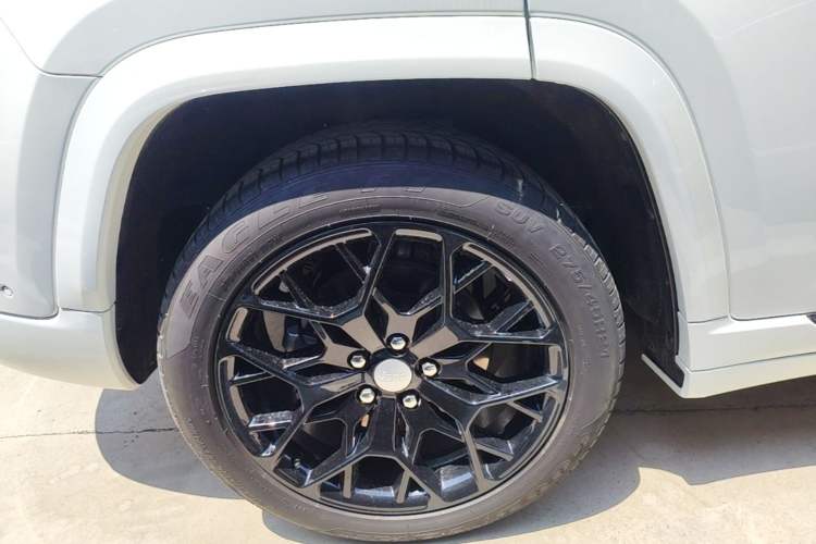 Used Jeep Grand Cherokee New Energy 2023 4xe Summit Edition Right Rear Wheel Hub