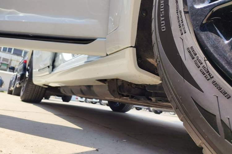 Used Jeep Grand Cherokee New Energy 2023 4xe Summit Edition Right Side Sill