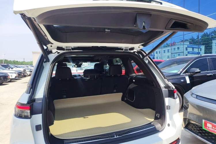 Used Jeep Grand Cherokee New Energy 2023 4xe Summit Edition Trunk