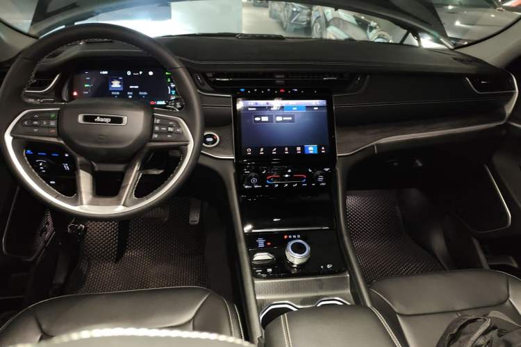 Used Jeep Grand Cherokee New Energy 2024 4xe Peak Edition Center Console
