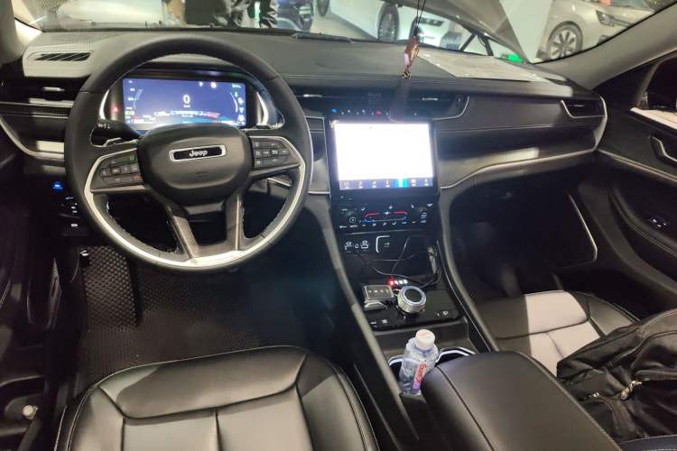 Used Jeep Grand Cherokee New Energy 2024 4xe Peak Edition Center Console