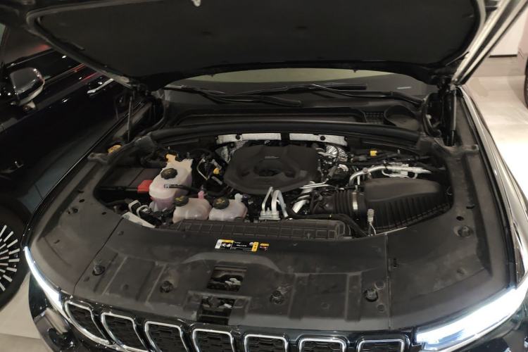 Used Jeep Grand Cherokee New Energy 2024 4xe Peak Edition Engine Bay