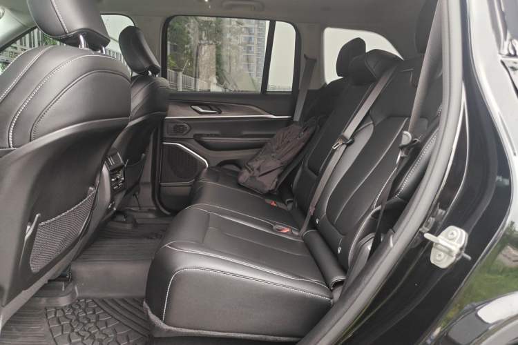 Used Jeep Grand Cherokee New Energy 2024 4xe Peak Edition Left Rear Seat