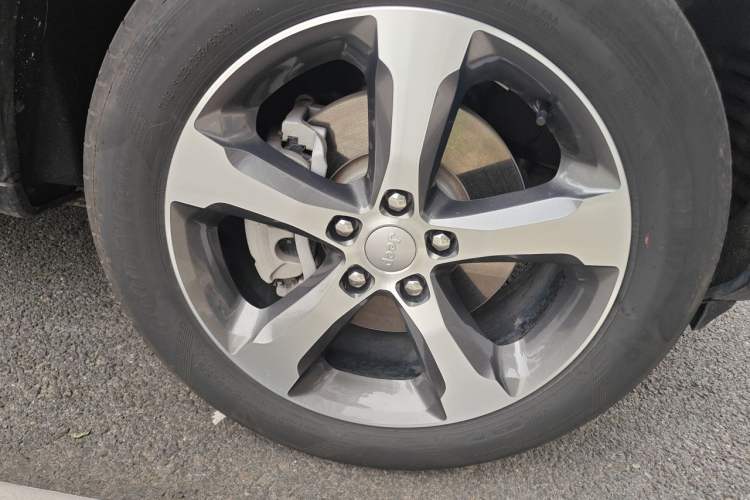 Used Jeep Grand Cherokee New Energy 2024 4xe Peak Edition Right Front Wheel Hub