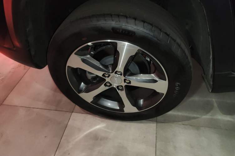 Used Jeep Grand Cherokee New Energy 2024 4xe Peak Edition Right Rear Wheel Hub