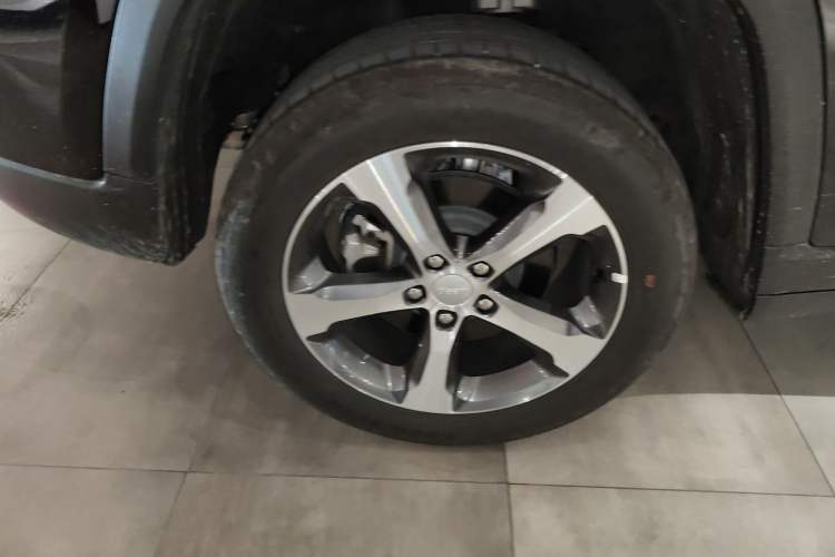 Used Jeep Grand Cherokee New Energy 2024 4xe Peak Edition Right Rear Wheel Hub