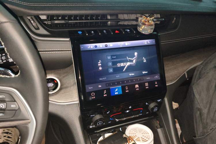 Used Jeep Grand Cherokee New Energy 2024 4xe Peak Edition Audio And AC Panel