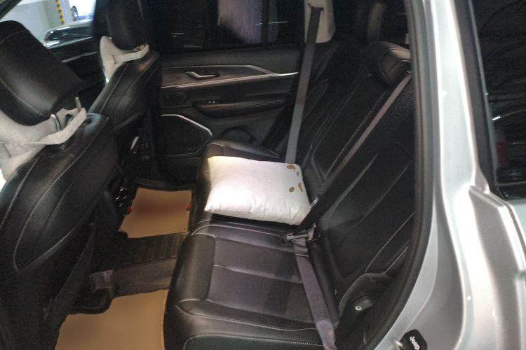 Used Jeep Grand Cherokee New Energy 2024 4xe Peak Edition Left Rear Seat