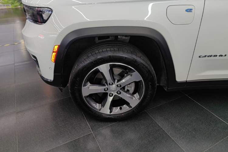 Used Jeep Grand Cherokee New Energy 2024 4xe Peak Edition Left Front Wheel Hub
