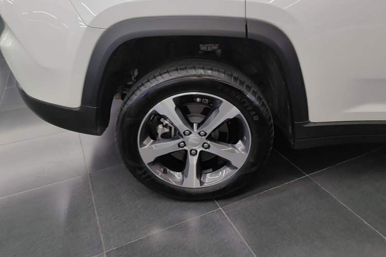 Used Jeep Grand Cherokee New Energy 2024 4xe Peak Edition Right Rear Wheel Hub