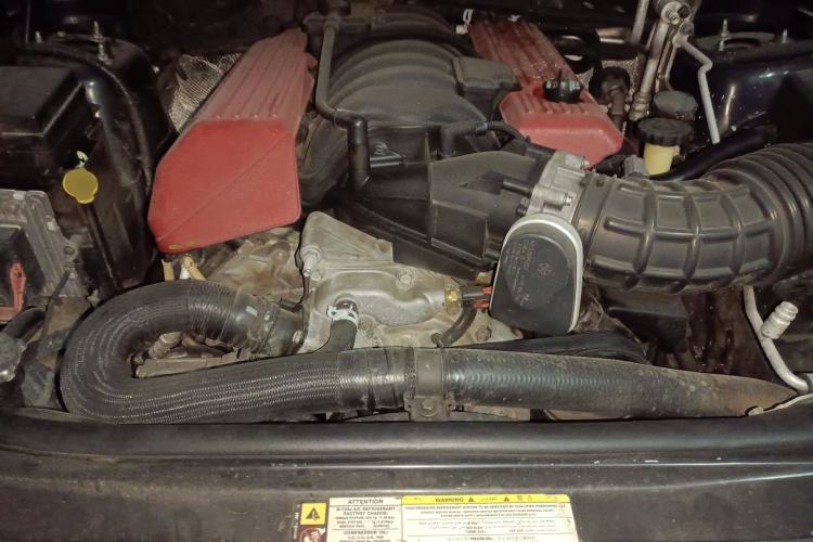 Used Jeep Grand Cherokee SRT 2012 6.4L SRT8 Engine Bay