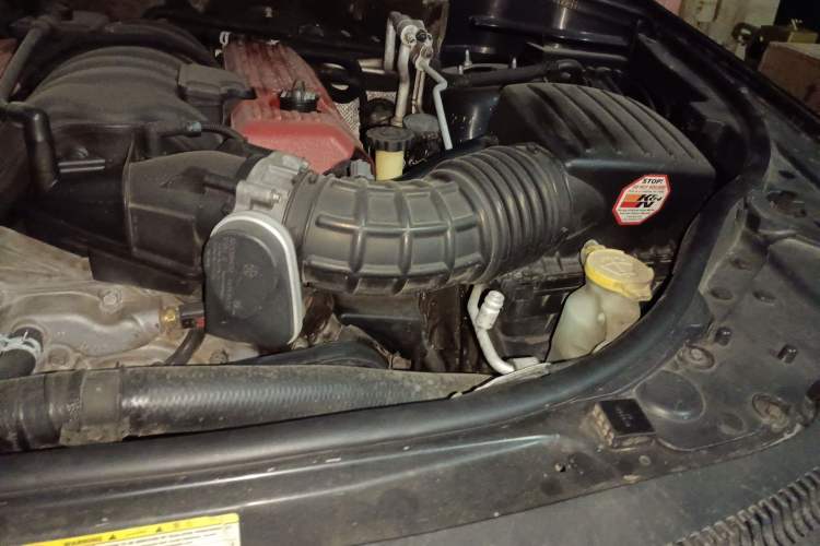 Used Jeep Grand Cherokee SRT 2012 6.4L SRT8 Engine Bay Left