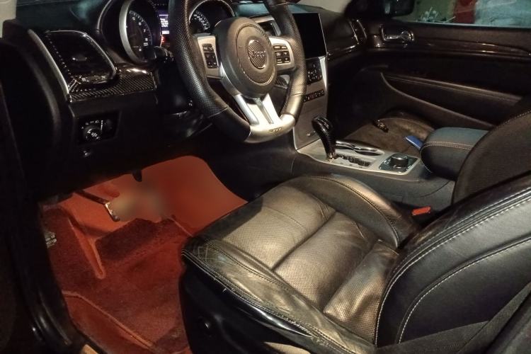 Used Jeep Grand Cherokee SRT 2012 6.4L SRT8 Left Front Seat
