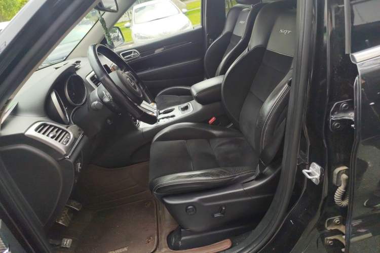 Used Jeep Grand Cherokee SRT 2012 6.4L SRT8 Left Front Seat