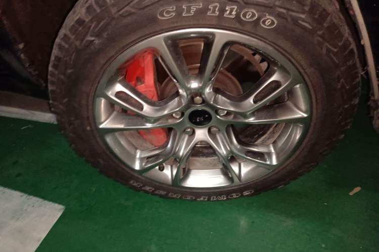 Used Jeep Grand Cherokee SRT 2012 6.4L SRT8 Right Front Wheel Hub