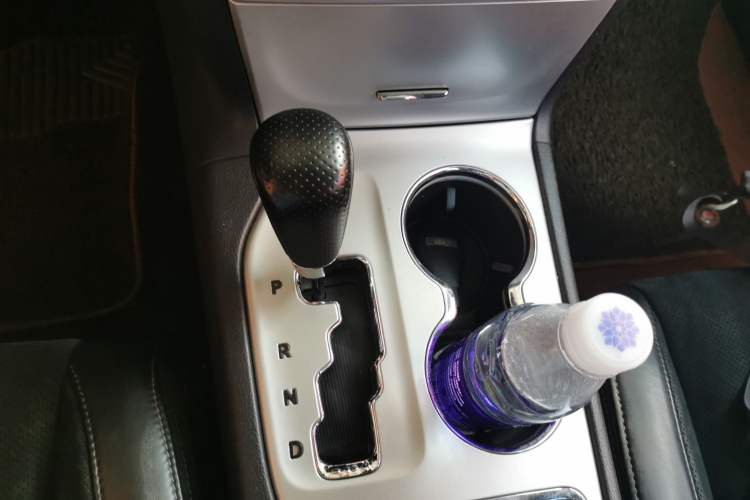 Used Jeep Grand Cherokee SRT 2013 6.4L SRT8 Gear Lever