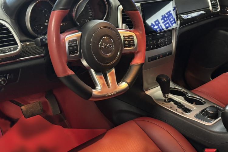 Used Jeep Grand Cherokee SRT 2013 6.4L SRT8 Black Edition Interior 1
