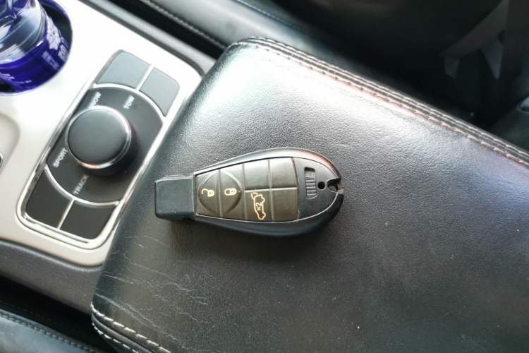 Used Jeep Grand Cherokee SRT 2013 6.4L SRT8 Vehicle Key