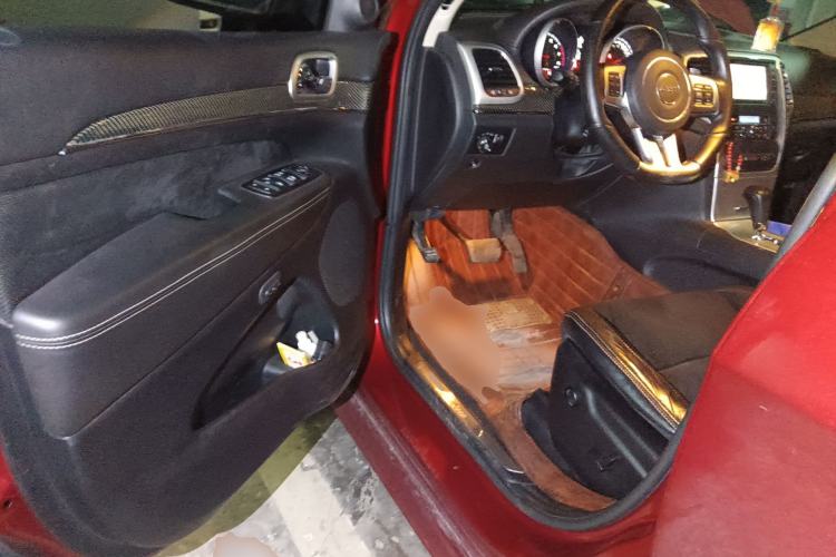 Used Jeep Grand Cherokee SRT 2013 6.4L SRT8 Driver Seat