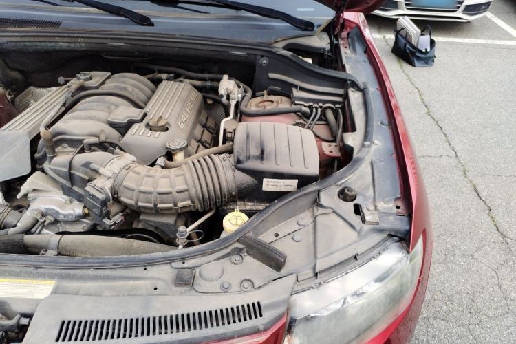 Used Jeep Grand Cherokee SRT 2013 6.4L SRT8 Engine Bay Left