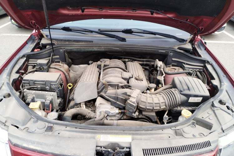 Used Jeep Grand Cherokee SRT 2013 6.4L SRT8 Engine Bay