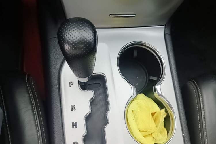 Used Jeep Grand Cherokee SRT 2013 6.4L SRT8 Gear Lever