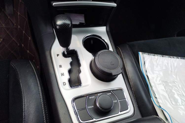 Used Jeep Grand Cherokee SRT 2013 6.4L SRT8 Gear Lever