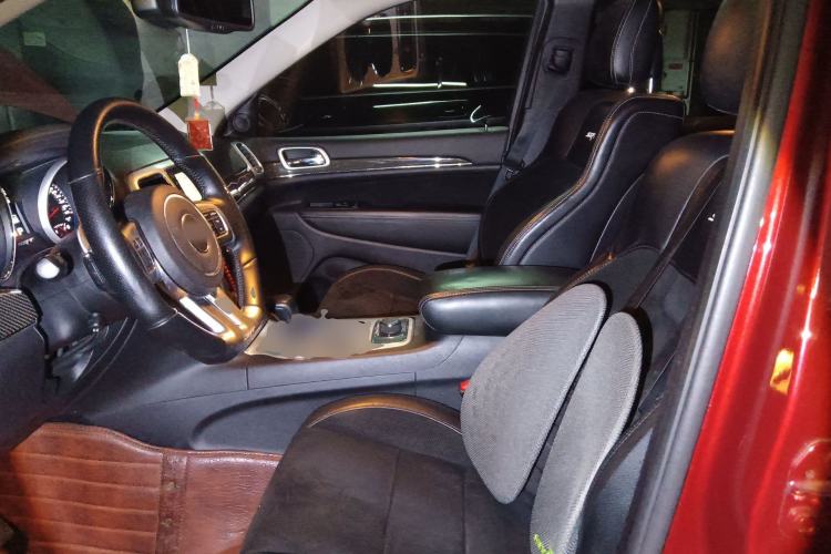 Used Jeep Grand Cherokee SRT 2013 6.4L SRT8 Left Front Seat