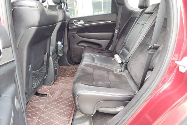 Used Jeep Grand Cherokee SRT 2013 6.4L SRT8 Left Rear Seat