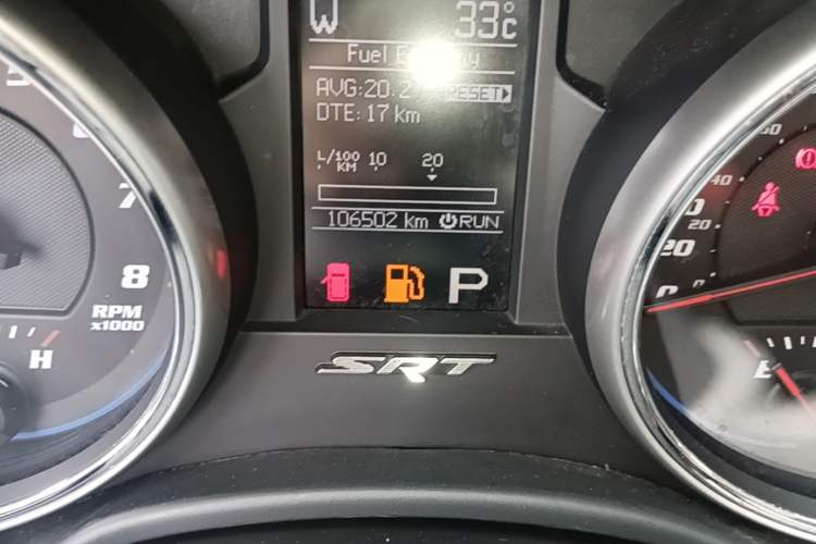 Used Jeep Grand Cherokee SRT 2013 6.4L SRT8 Odometer Close Up