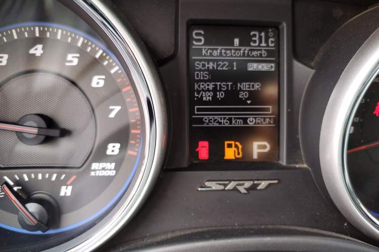 Used Jeep Grand Cherokee SRT 2013 6.4L SRT8 Odometer Close Up