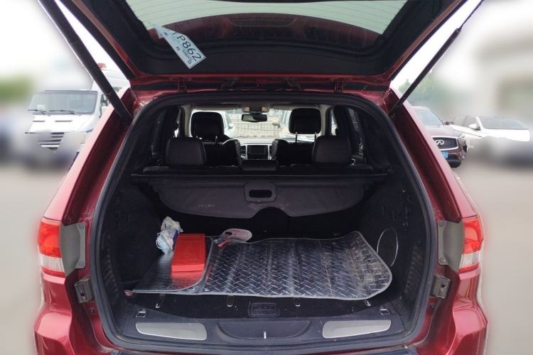 Used Jeep Grand Cherokee SRT 2013 6.4L SRT8 Trunk