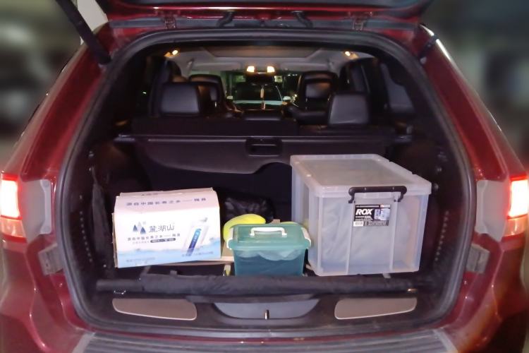 Used Jeep Grand Cherokee SRT 2013 6.4L SRT8 Trunk