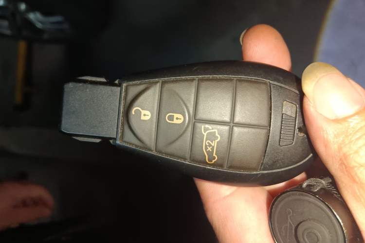 Used Jeep Grand Cherokee SRT 2013 6.4L SRT8 Vehicle Key