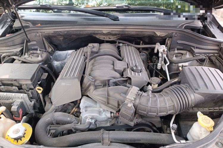 Used Jeep Grand Cherokee SRT 2014 6.4L SRT8 Engine Bay