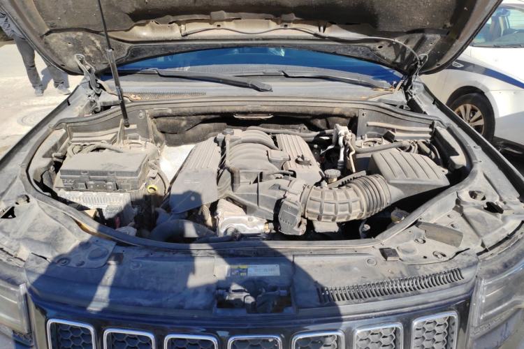 Used Jeep Grand Cherokee SRT 2014 6.4L SRT8 Engine Bay