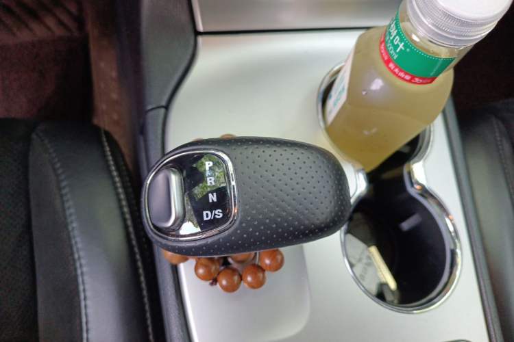 Used Jeep Grand Cherokee SRT 2014 6.4L SRT8 Gear Lever