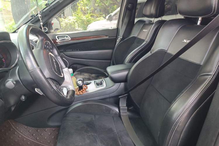 Used Jeep Grand Cherokee SRT 2014 6.4L SRT8 Left Front Seat