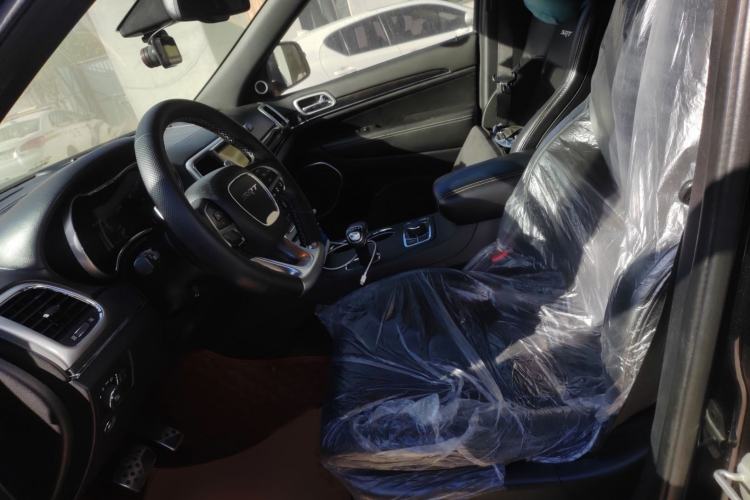 Used Jeep Grand Cherokee SRT 2014 6.4L SRT8 Left Front Seat