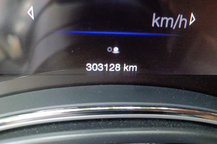 Used Jeep Grand Cherokee SRT 2014 6.4L SRT8 Odometer Close Up