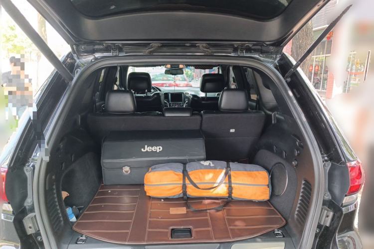 Used Jeep Grand Cherokee SRT 2014 6.4L SRT8 Trunk