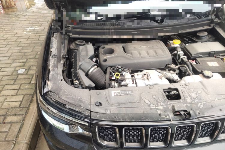Used Jeep Grand Commander 2020 2.0T Two-Wheel Drive Elite Version Engine Bay Right