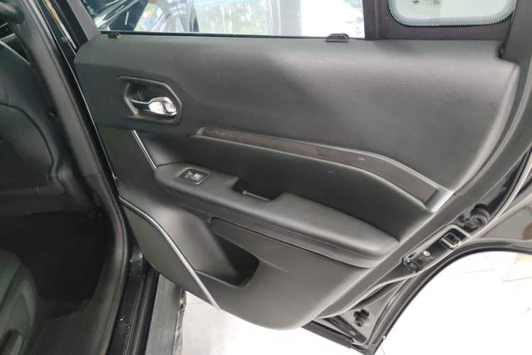 Used Jeep Grand Commander 2020 2.0T Two-Wheel Drive Elite Version Right Rear Door Interior
