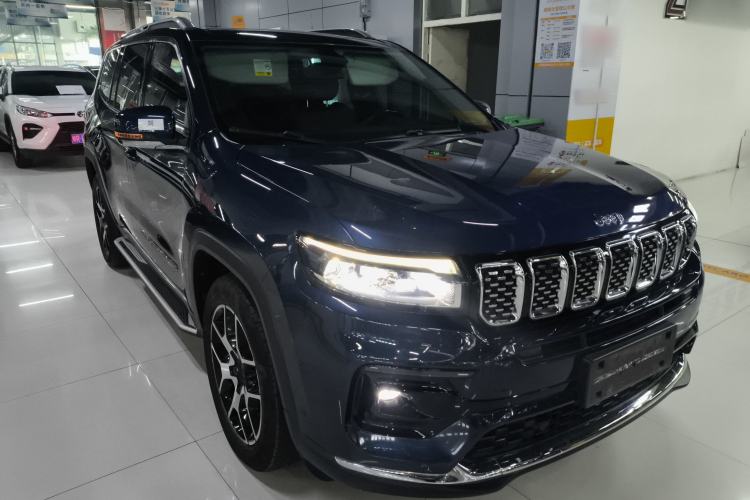 Used Jeep Grand Commander 2022 2.0T Two-Wheel Drive Luxury Version Front Right 45 Deg