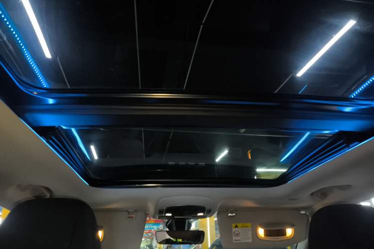 Used Jeep Grand Commander 2022 2.0T Two-Wheel Drive Luxury Version Headliner