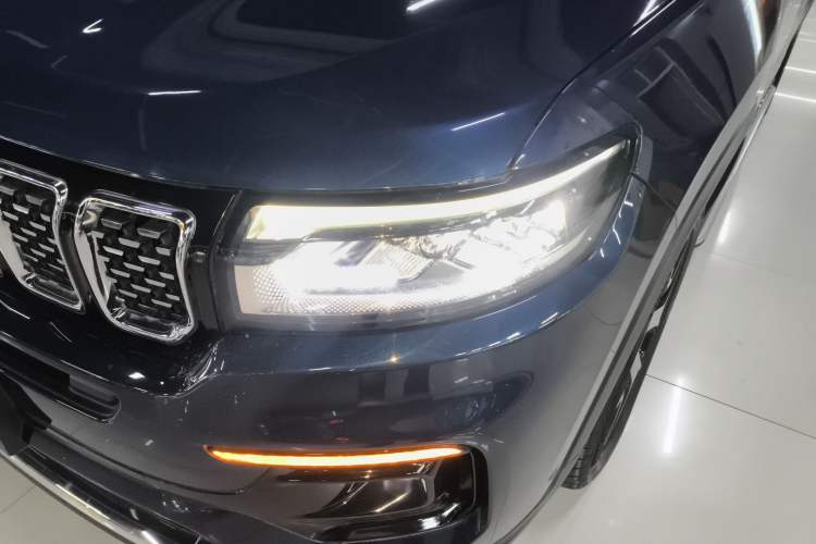 Used Jeep Grand Commander 2022 2.0T Two-Wheel Drive Luxury Version Left Front Headlight