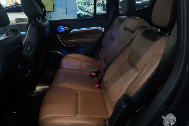 Used Jeep Grand Commander 2022 2.0T Two-Wheel Drive Luxury Version Left Rear Seat