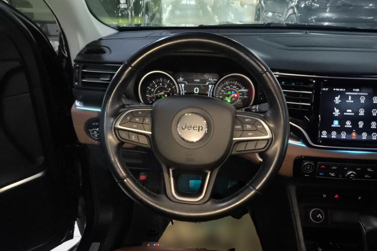Used Jeep Grand Commander 2022 2.0T Two-Wheel Drive Luxury Version Steering Wheel