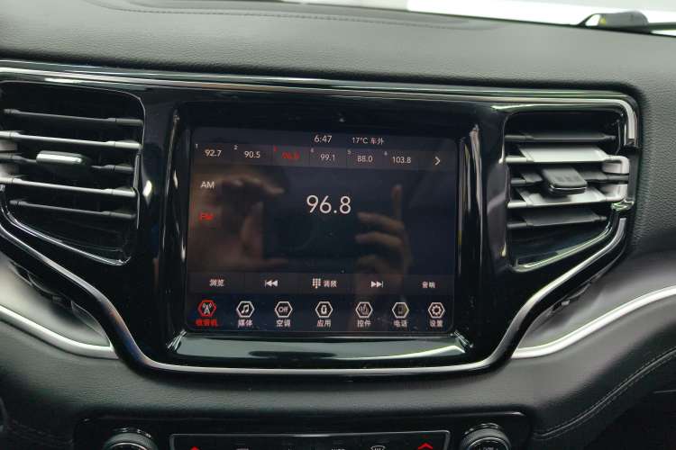 Used Jeep Grand Commander 2018 2.0T Two-Wheel Drive Enjoy Edition China V Audio And AC Panel