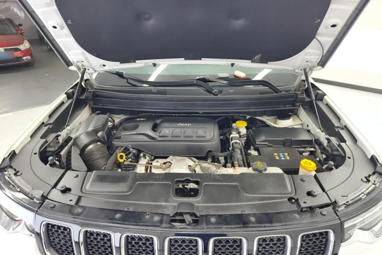 Used Jeep Grand Commander 2018 2.0T Two-Wheel Drive Enjoy Edition China V Engine Bay